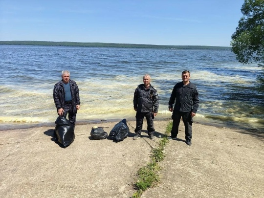 В Пензе очистили прибрежную водоохранную зону Сурского водохранилища от мусора