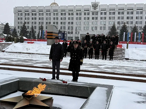 В Самаре личный состав Управления  возложил цветы к Вечному огню