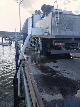 B Куйбышевское водохранилище выпущена молодь стерляди и толстолобика.